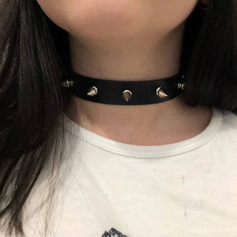 Harajuku Punk Rock Gothic Choker Necklace Women Sexy PU Leather Heart Lock Key Spike Collar Chocker Gothic Cosplay Accessories